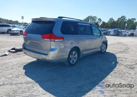 2011 Toyota Sienna Le V6 из США, поврежденный, VIN 5TDKK3DC9BS105614
